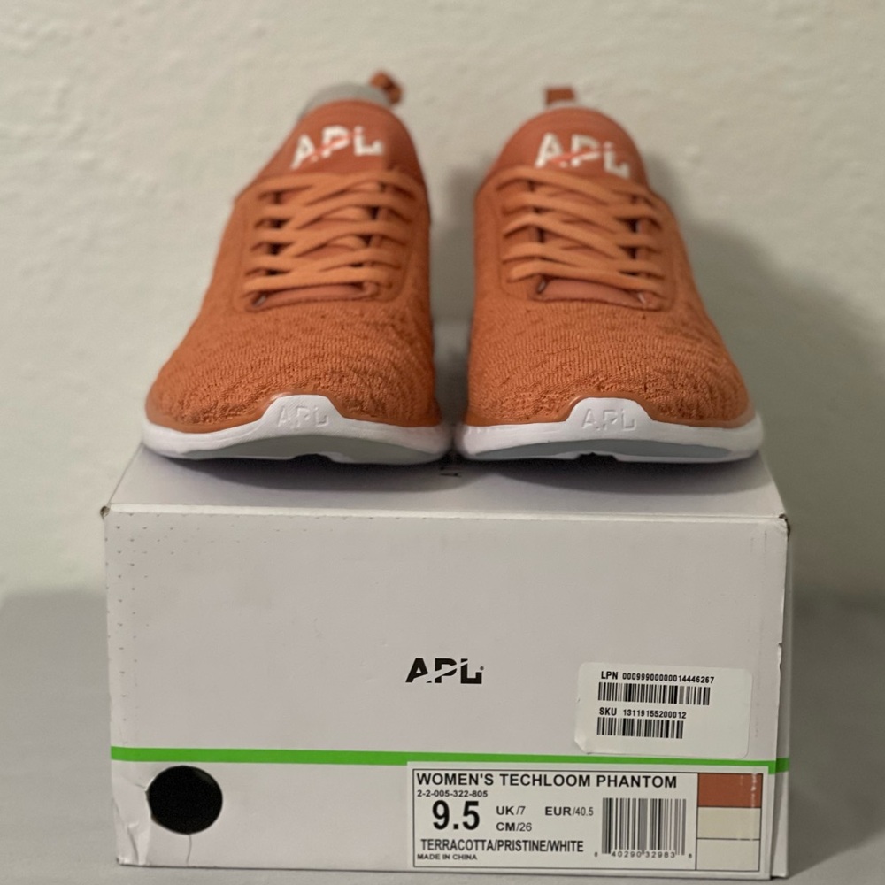 APL Women's Apricot TechLoom Phantom Shoes Size 9.5